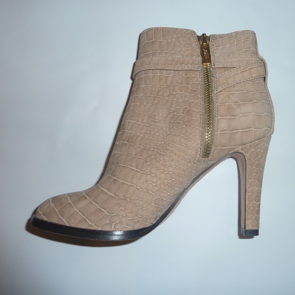 Vince Camuto Valentine High Heel Leather Booties 6 - Picture 4 of 8
